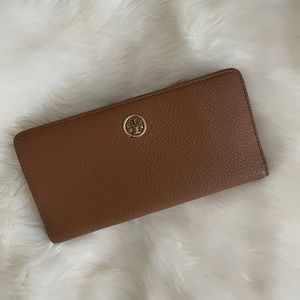 Tory Burch Robinson Zip Continental Wallet